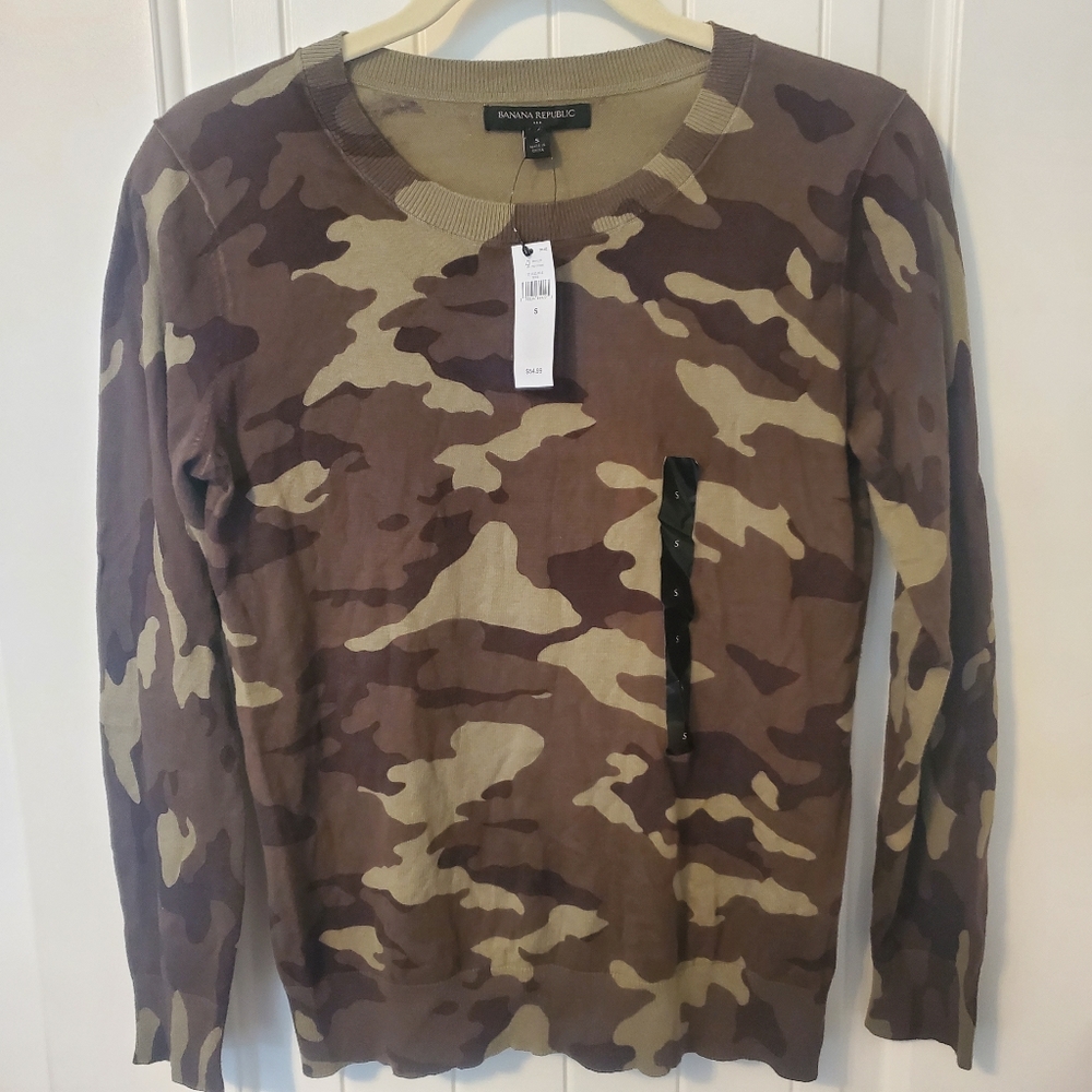 NWT Banana Republic Camo cotton Sweater size Small